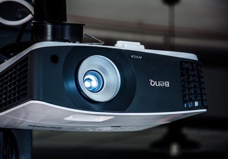 black and white Benq projector